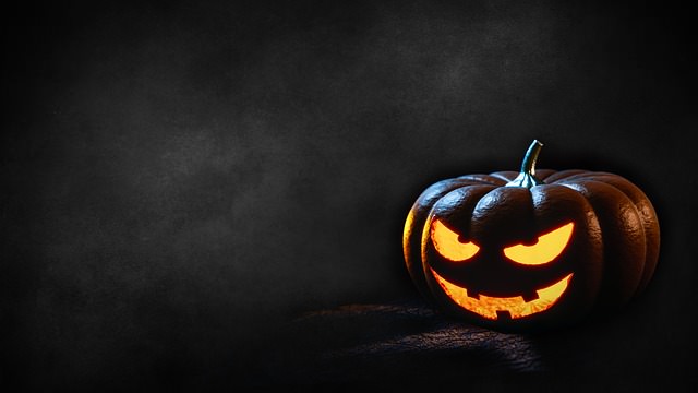 Co zobaczyć w Halloween – 10 filmów, które trzeba trzeba znać