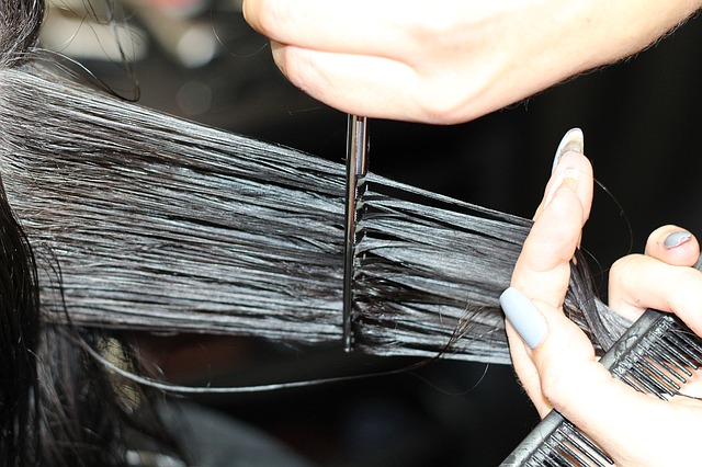 Jakie są najlepsze domowe sposoby pielęgnacji włosów? DIY maski, wcierki i olejowanie włosów