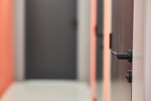 Jaka wkładka do drzwi antywłamaniowych? Jaki zamek najtrudniej otworzyć?